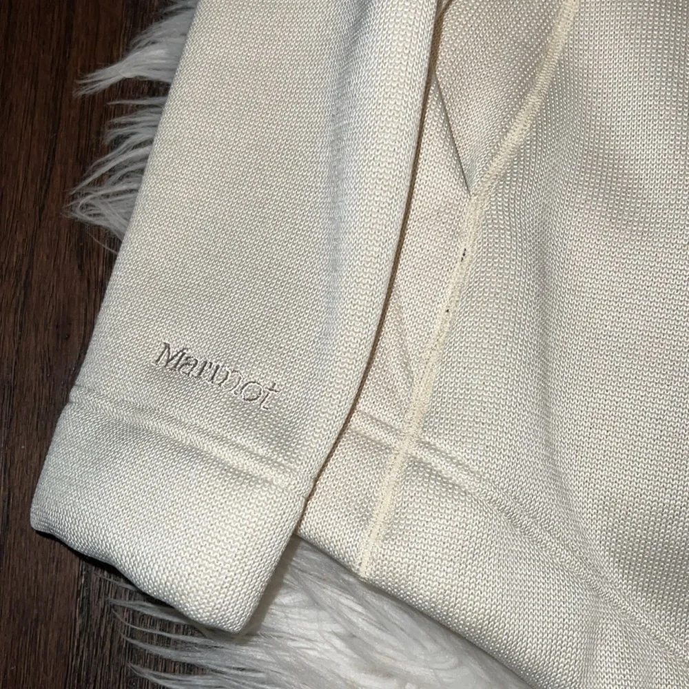 Stylish Women's Marmot Hoody